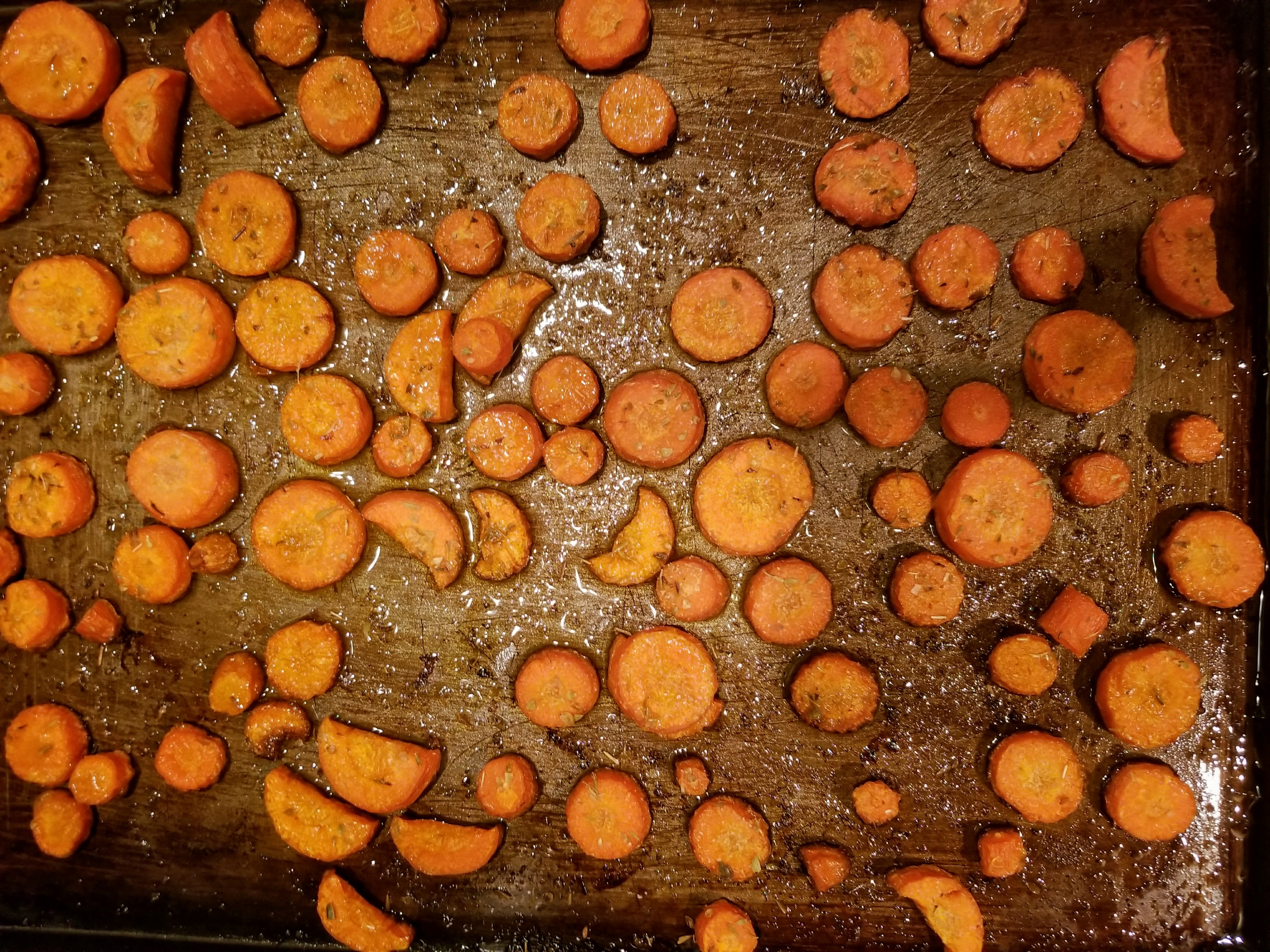 Garlic-Oregano Roasted Carrots