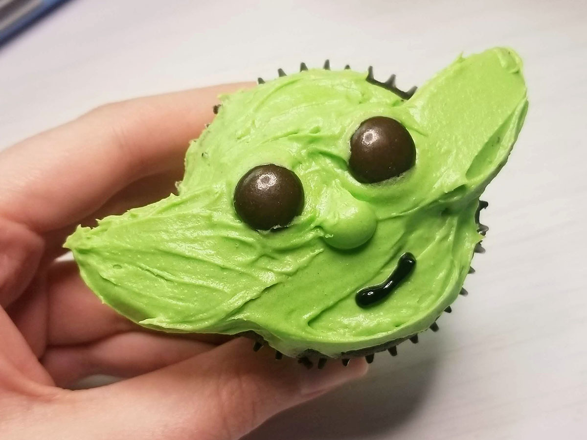 Baby Yoda Cupcakes Tutorial - How to Make The Child Cupcakes