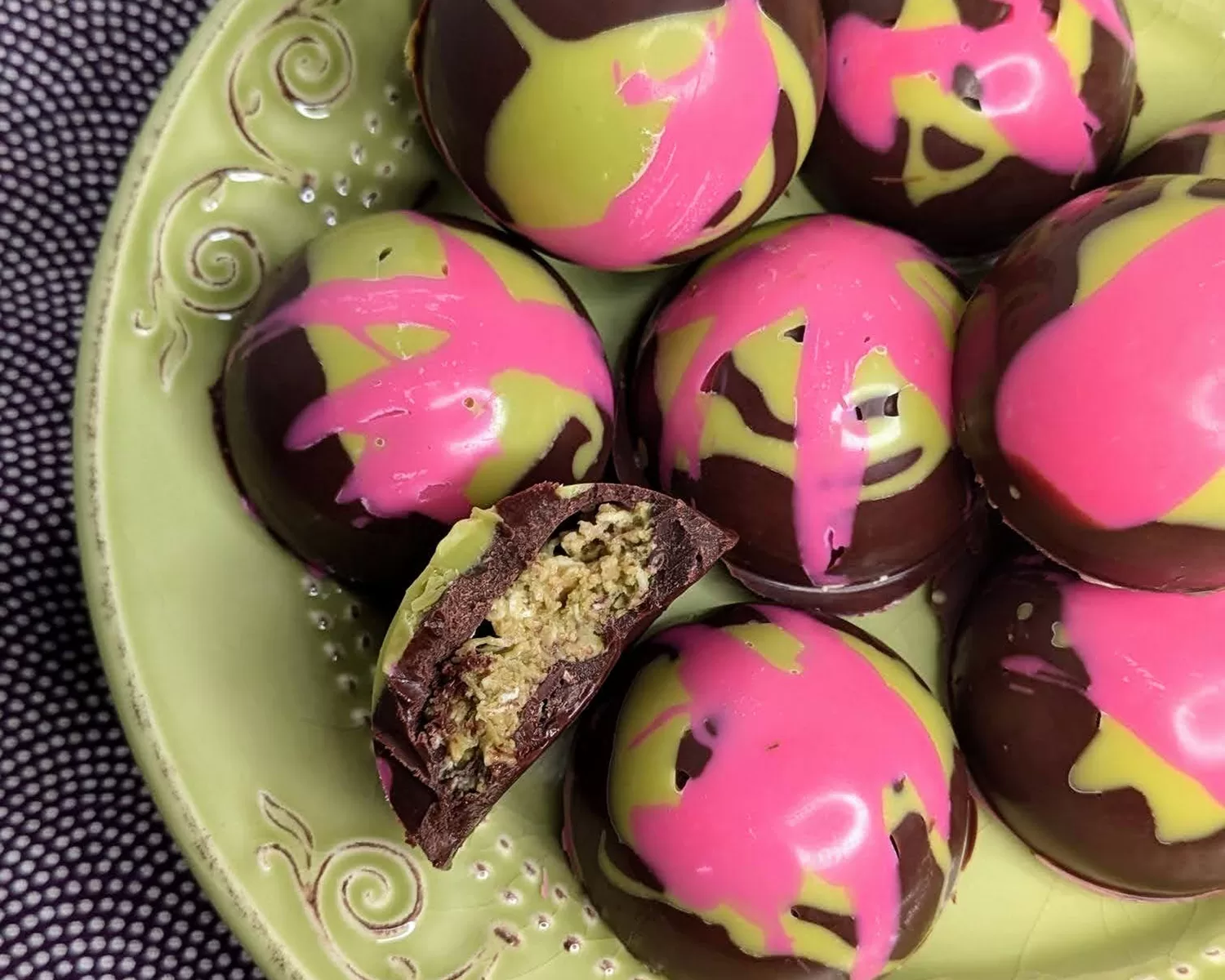 wicked dessert idea: chocolate pistachio bars in sphere shape
