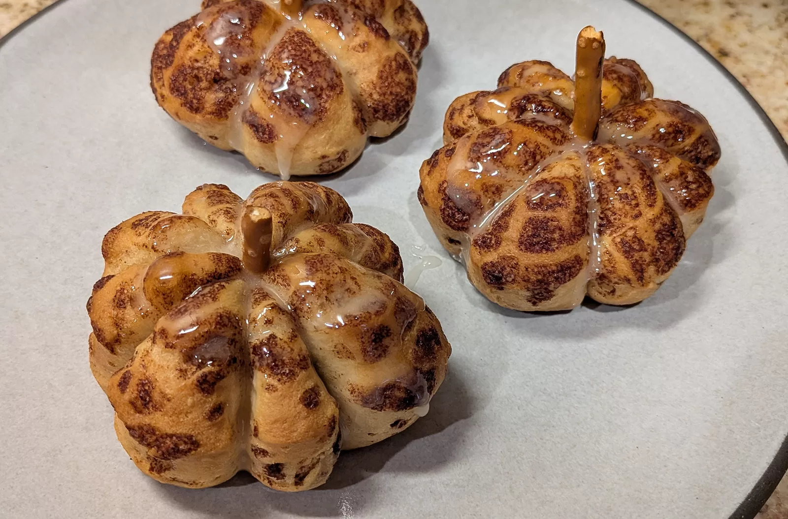 pumpkin-shaped cinnamon rolls